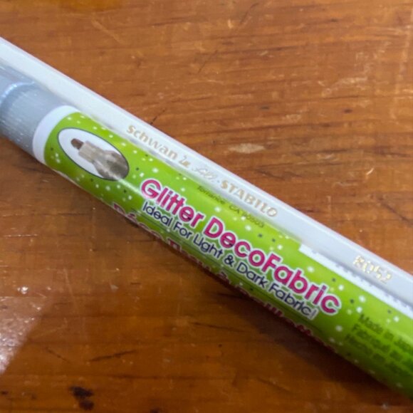 LARGE ASSORTMENT OF SEWING, QUILTING, OR NEEDLE WORK NOTIONS/EMBELLISHMENTS - Picture 10 of 14